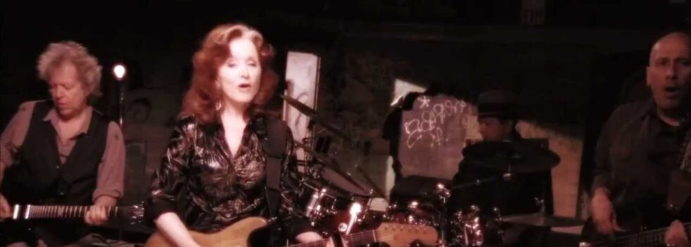 Bonnie Raitt – Right Down the Line