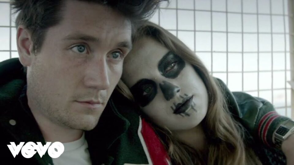 Bastille – Flaws music video