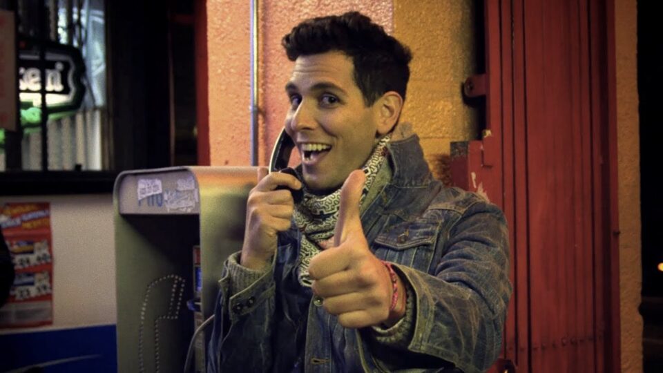 Cobra Starship – Middle Finger (feat. Mac Miller) music video