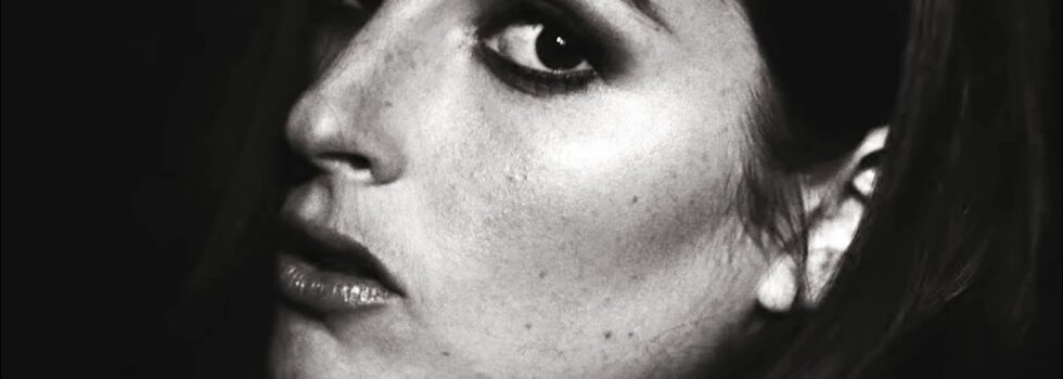 Banks – Waiting Game