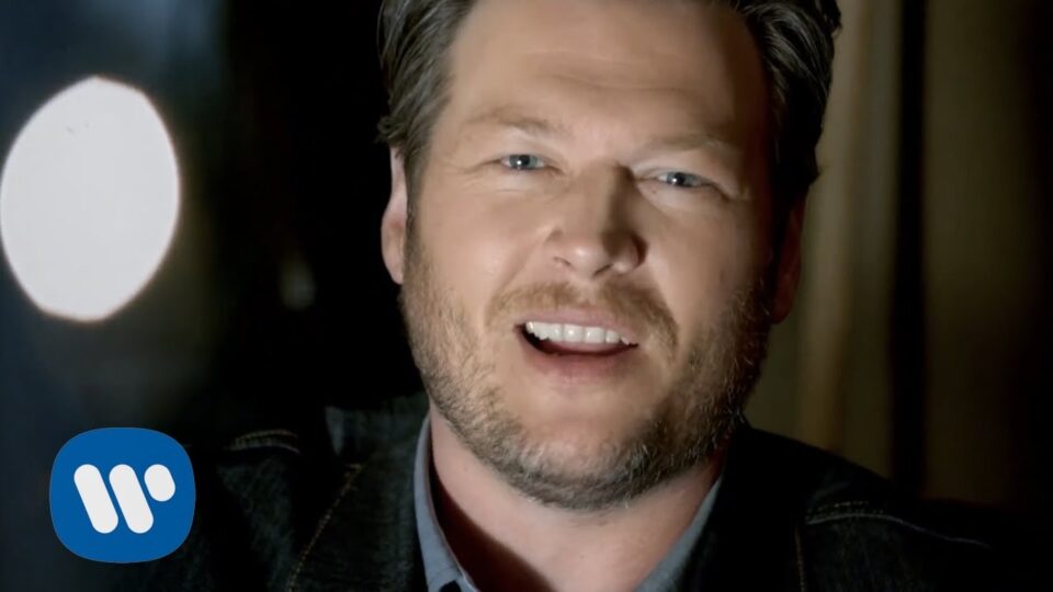 Blake Shelton – Boys ‘Round Here ft. Pistol Annies & Friends