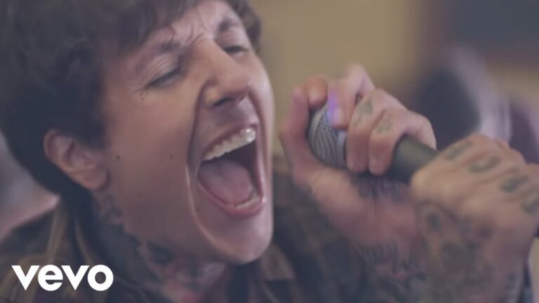 Bring Me the Horizon – Sleep Walking music video