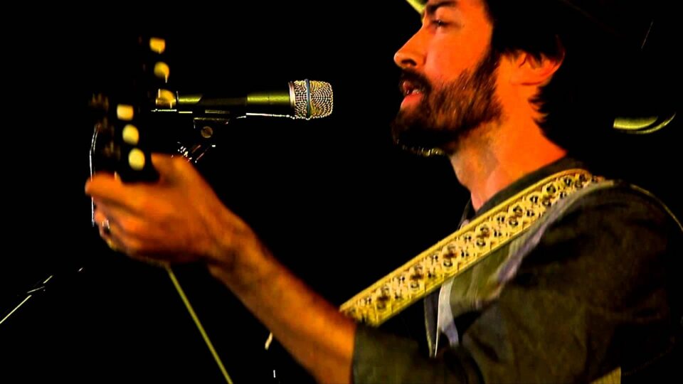 Hugo – 99 Problems (LIVE @ Palmy Barefoot Acoustic)
