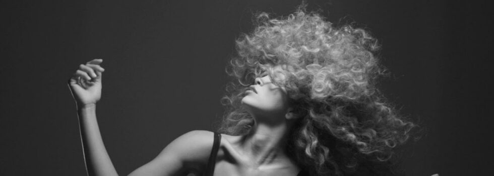 Lion Babe – Treat Me Like Fire (Visual #2)