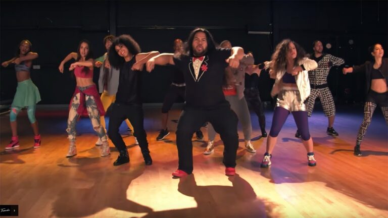 Tuxedo – Do It music video