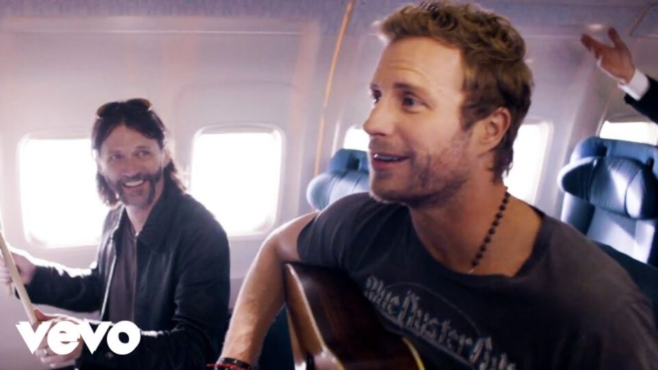 Dierks Bentley – Drunk on a Plane