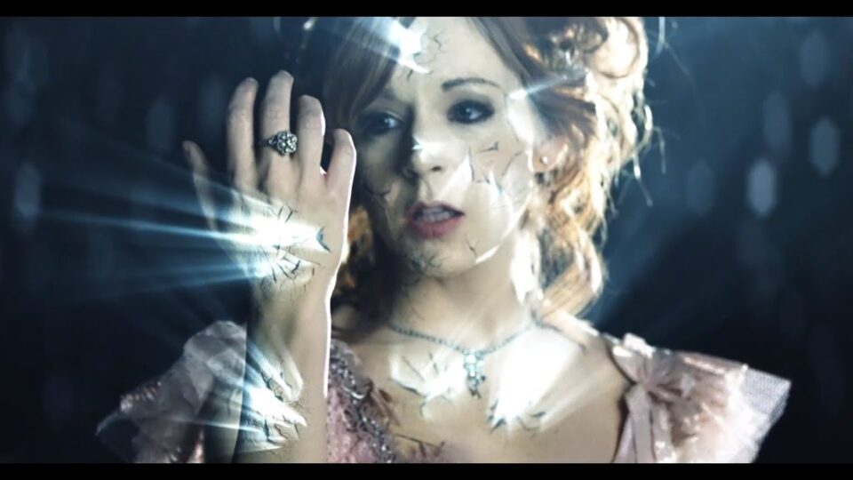 Lindsey Stirling – Shatter Me ft. Lzzy Hale