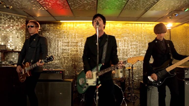 Johnny Marr – Easy Money music video