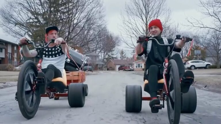 Twenty One Pilots – Stressed Out music video
