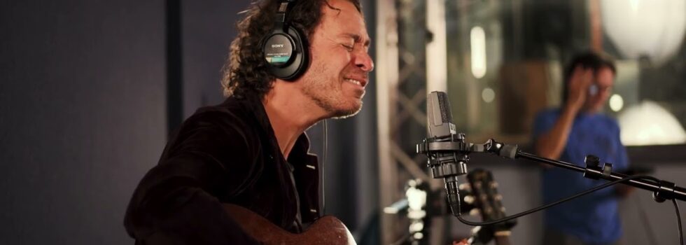 Amos Lee – Violin (With Strings)