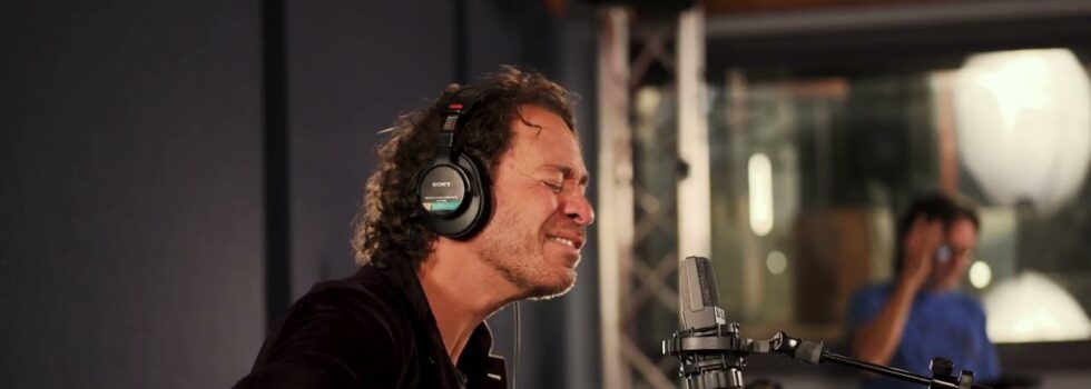 Amos Lee – Violin (With Strings)