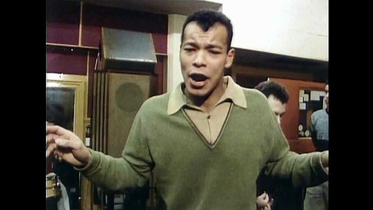Fine Young Cannibals – Johnny Come Home music video