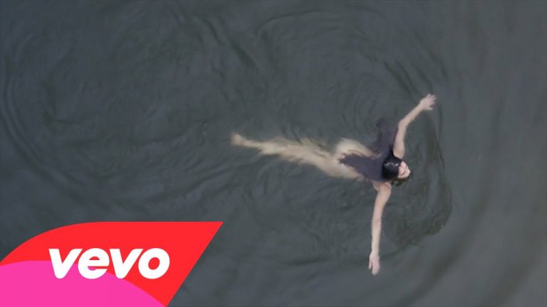 Jon Hopkins – Breathe This Air (feat. Purity Ring) music video