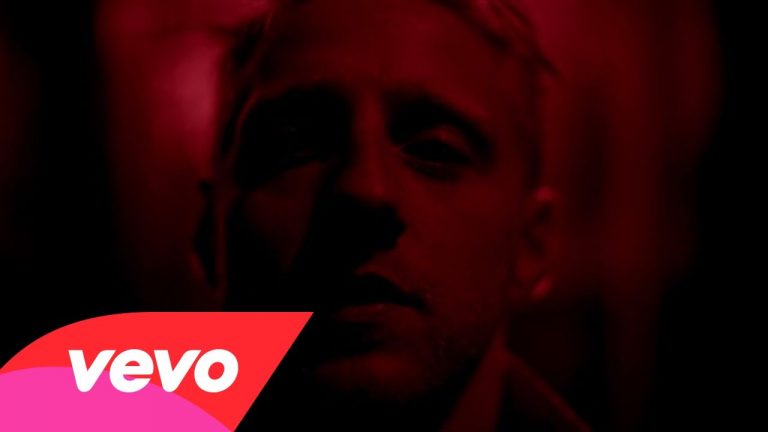 Young & Sick – Heartache Fetish music video
