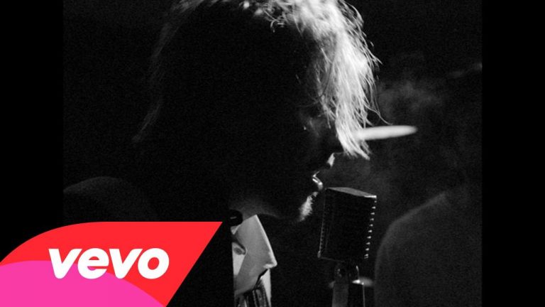 Jamie N Commons – Marathon music video