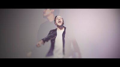 Crown The Empire – Cross Our Bones