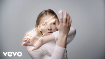 Astrid S – Hurts So Good