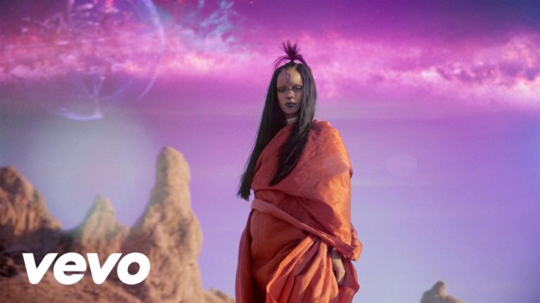 Rihanna – Sledgehammer music video