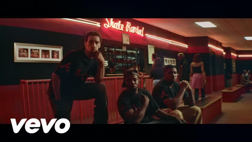 SG Lewis – Holding Back ft. Gallant