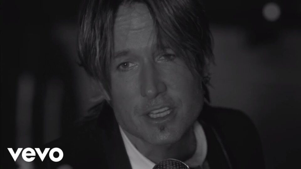 Keith Urban – Blue Ain’t Your Color
