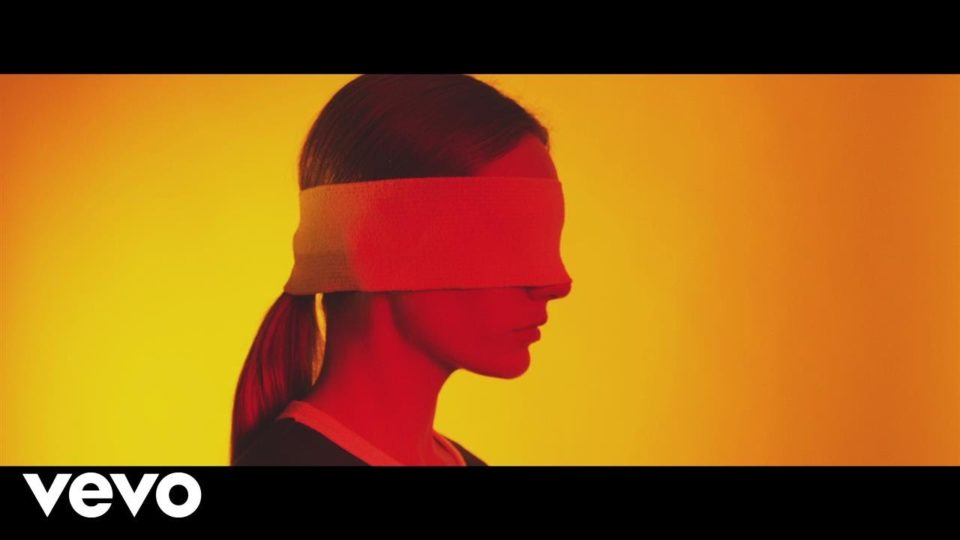 Kings Of Leon – Waste A Moment