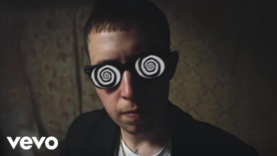 Slaves – Hypnotised