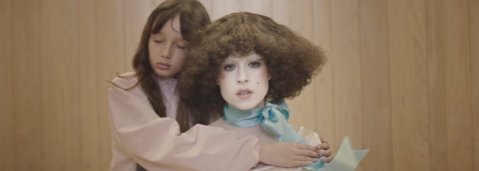 Allie X – Paper Love