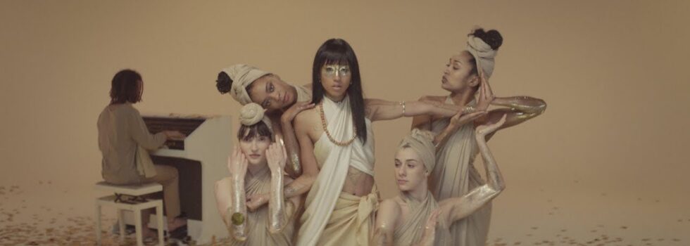 FKJ – Vibin’ Out ft. ((( O )))