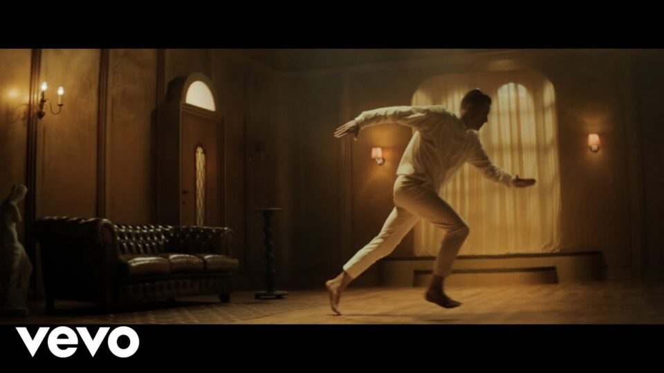 Loïc Nottet – Mud Blood