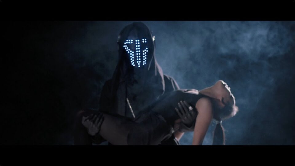 Smash Into Pieces – Let Me Be Your Superhero