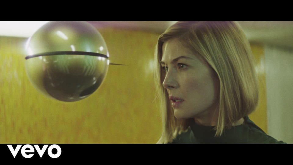 Massive Attack – Voodoo In My Blood