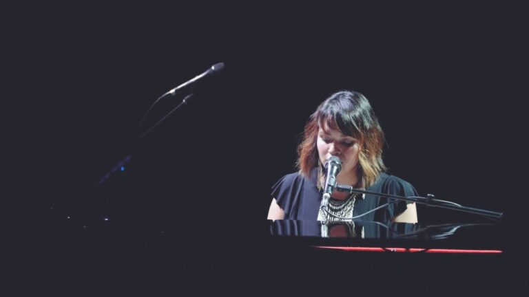 Norah Jones – Black Hole Sun (Detroit Fox Theatre Live) music video
