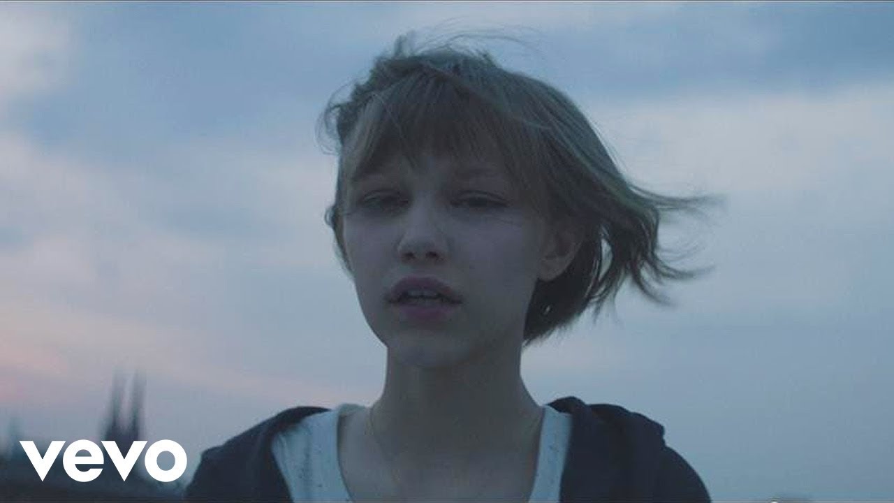 Grace VanderWaal – Moonlight