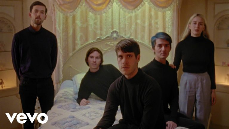 Porches – Be Apart music video
