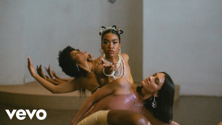 Amber Mark – Competition music video