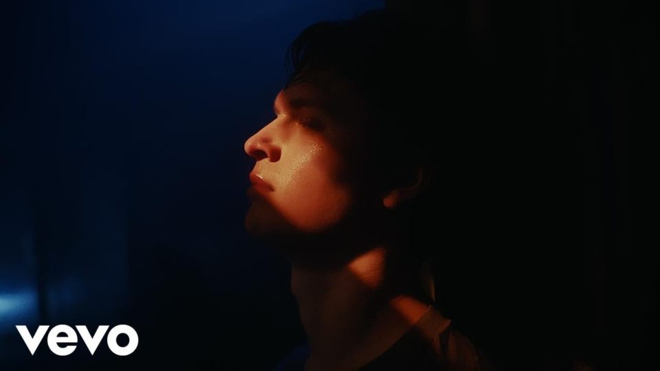 Ansel Elgort – Supernova