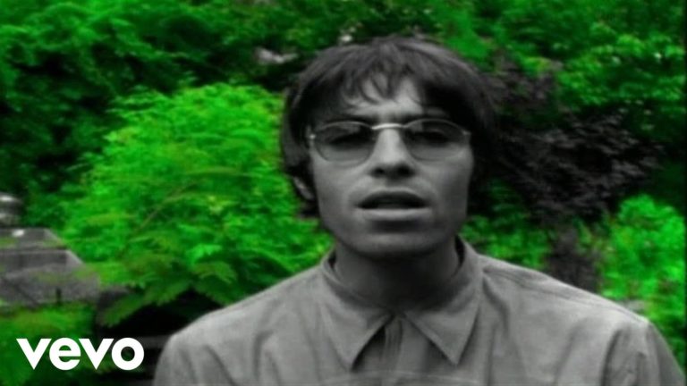 Oasis – Live Forever music video