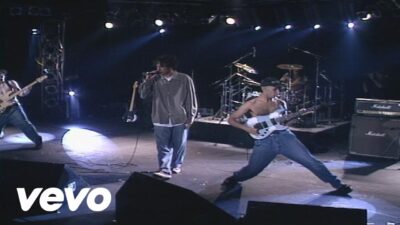 Rage Against The Machine – Bombtrack