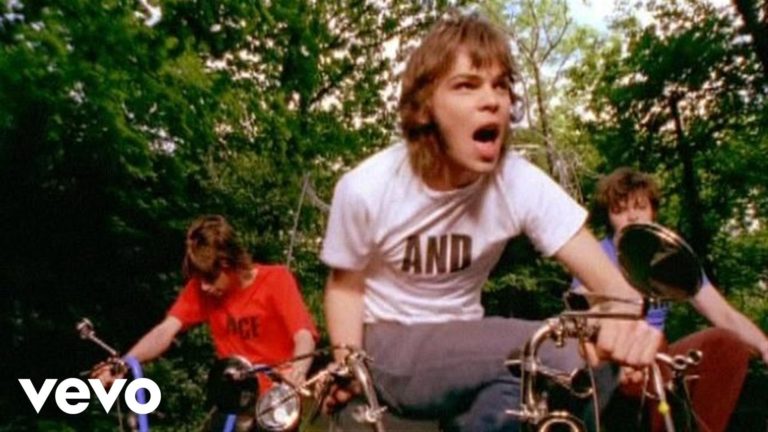 Supergrass – Alright music video