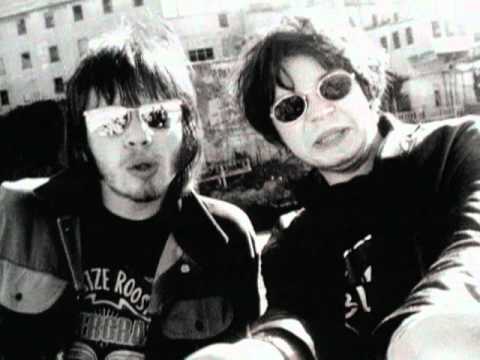 Supergrass – Caught By The Fuzz