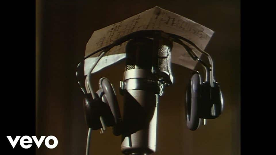 The Beatles – Hey Bulldog