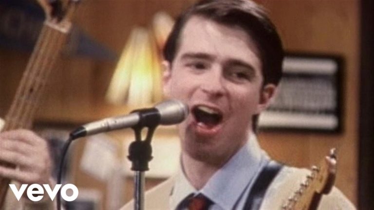 Weezer – Buddy Holly music video