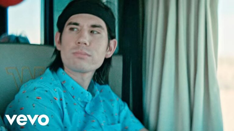 Gryffin – Winnebago (feat. Quinn XCII & Daniel Wilson) music video