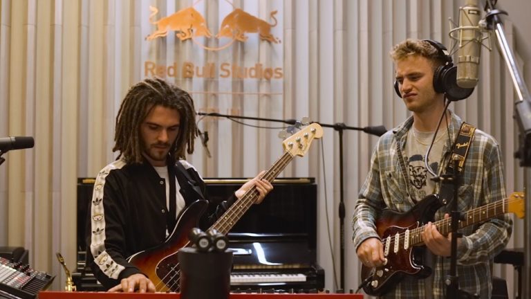 FKJ & Tom Misch – Losing My Way music video