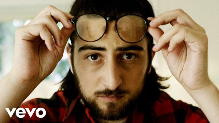 Noah Kahan – False Confidence music video