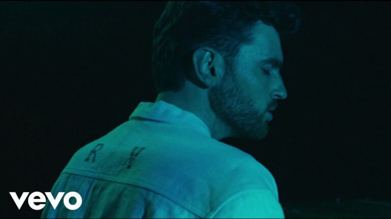 Duncan Laurence – Arcade (Acoustic Version) music video