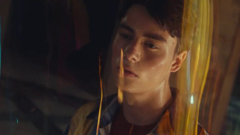 Elderbrook – Why Do We Shake In The Cold? music video