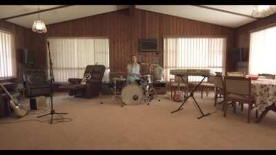 Julia Jacklin – Pressure to Party