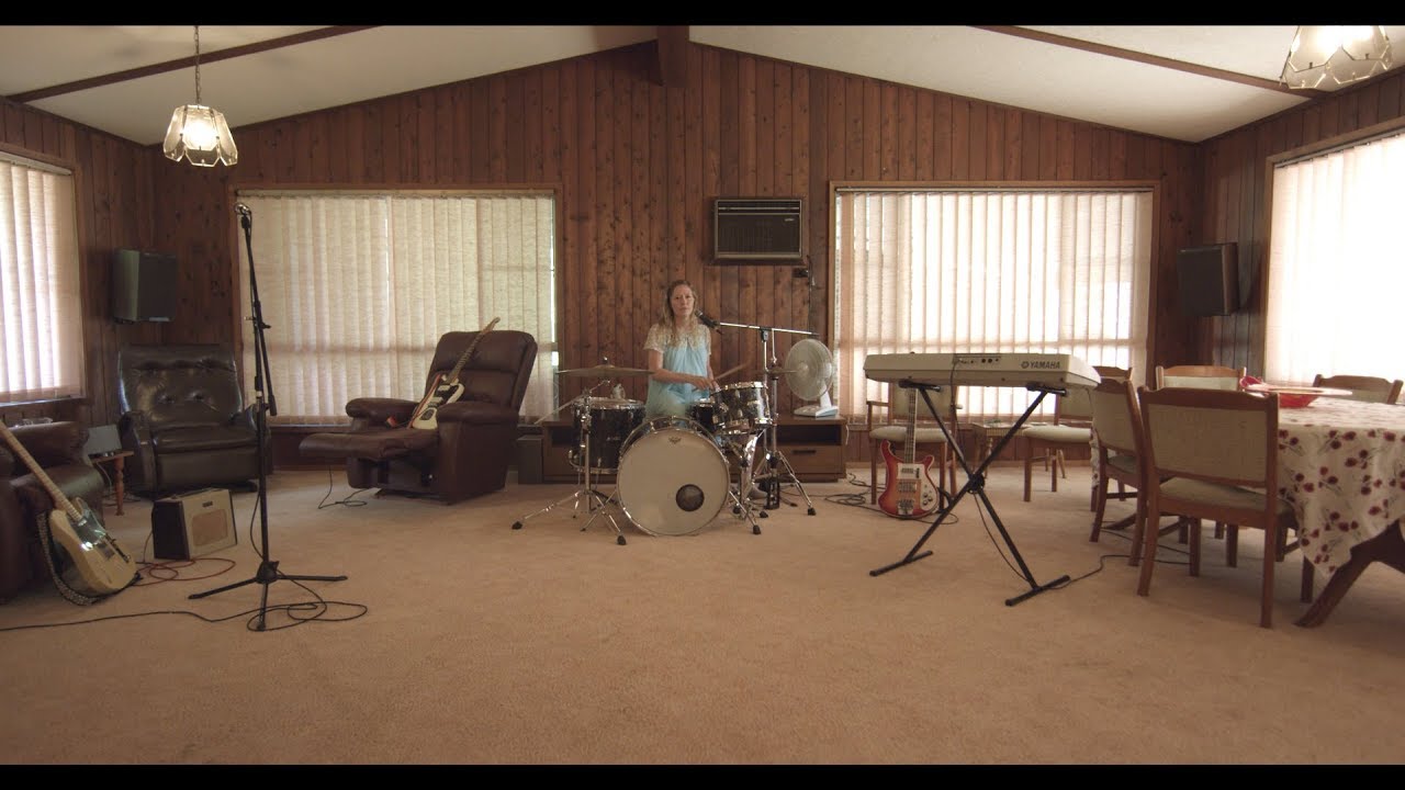 Julia Jacklin – Pressure to Party