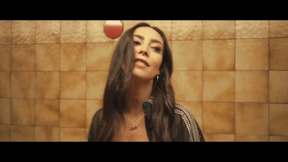 LØLØ – Stranger’s Arms (Remix)